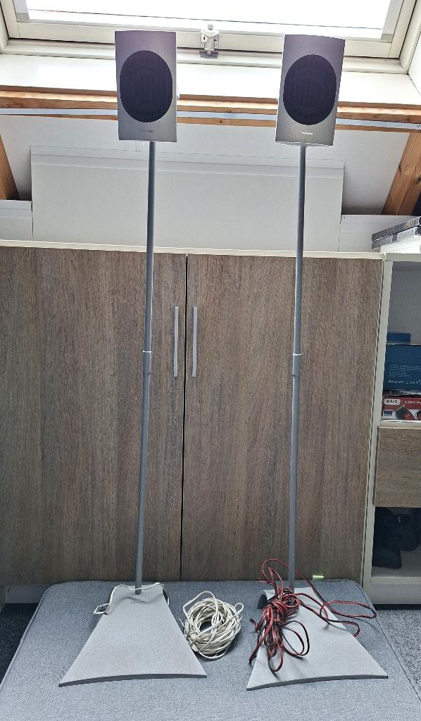 Twee boxen Pioneer incl. standaard, Audio, Tv en Foto, Gebruikt, 60 tot 120 watt, Front, Rear of Stereo speakers, Ophalen