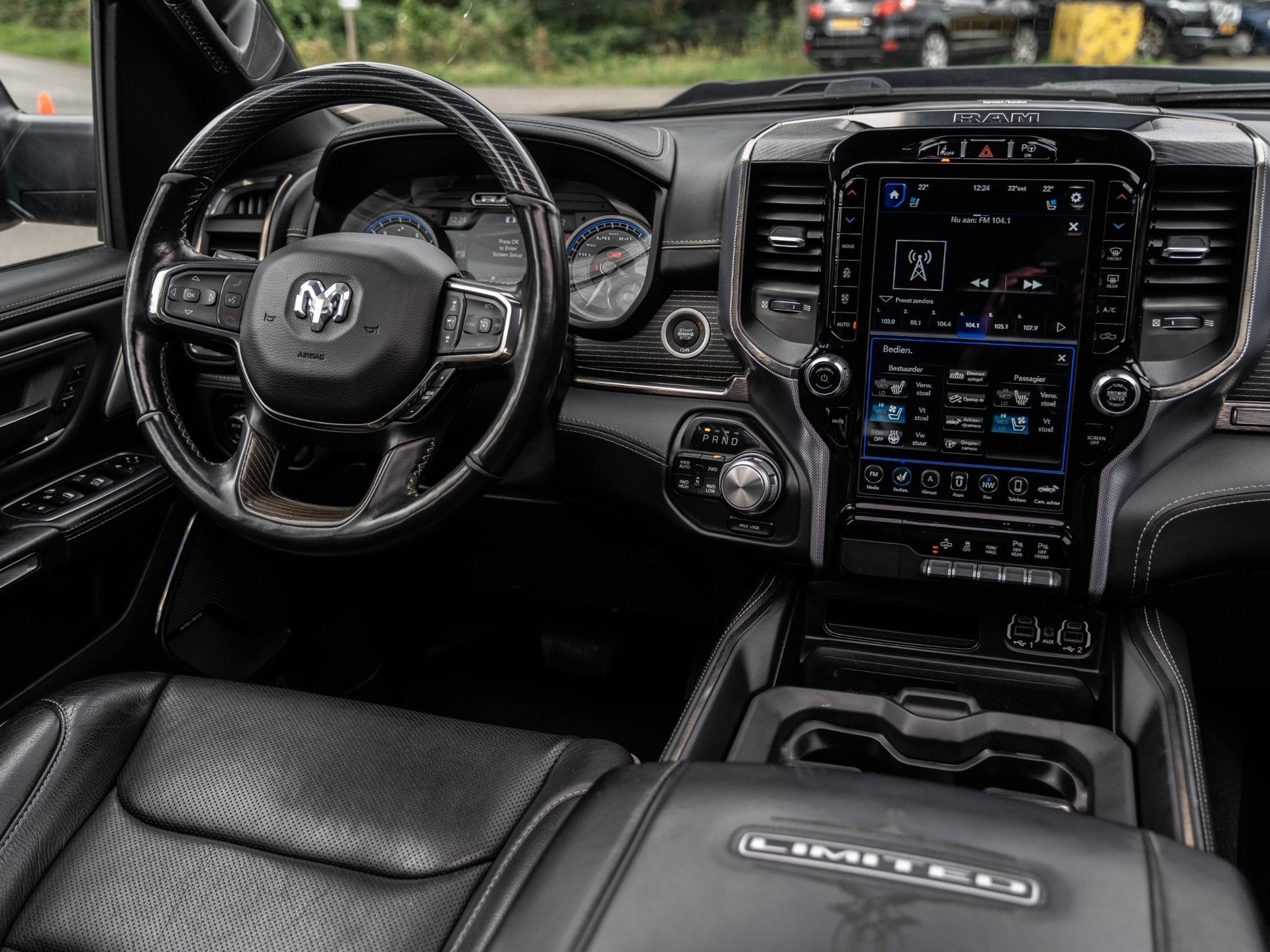 Dodge Ram 1500 5.7 V8 4x4 Crew Cab Limited - FULL OPTION - P, Auto's, Gebruikt, 5654 cc, Zwart, Bedrijf