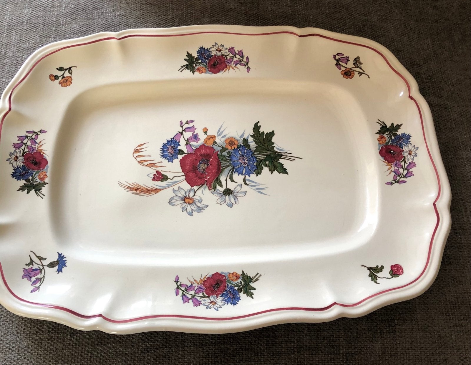 Sarreguemines Agreste serveerschaal met bloemendecor, Antiek en Kunst, Antiek | Servies los, Ophalen of Verzenden