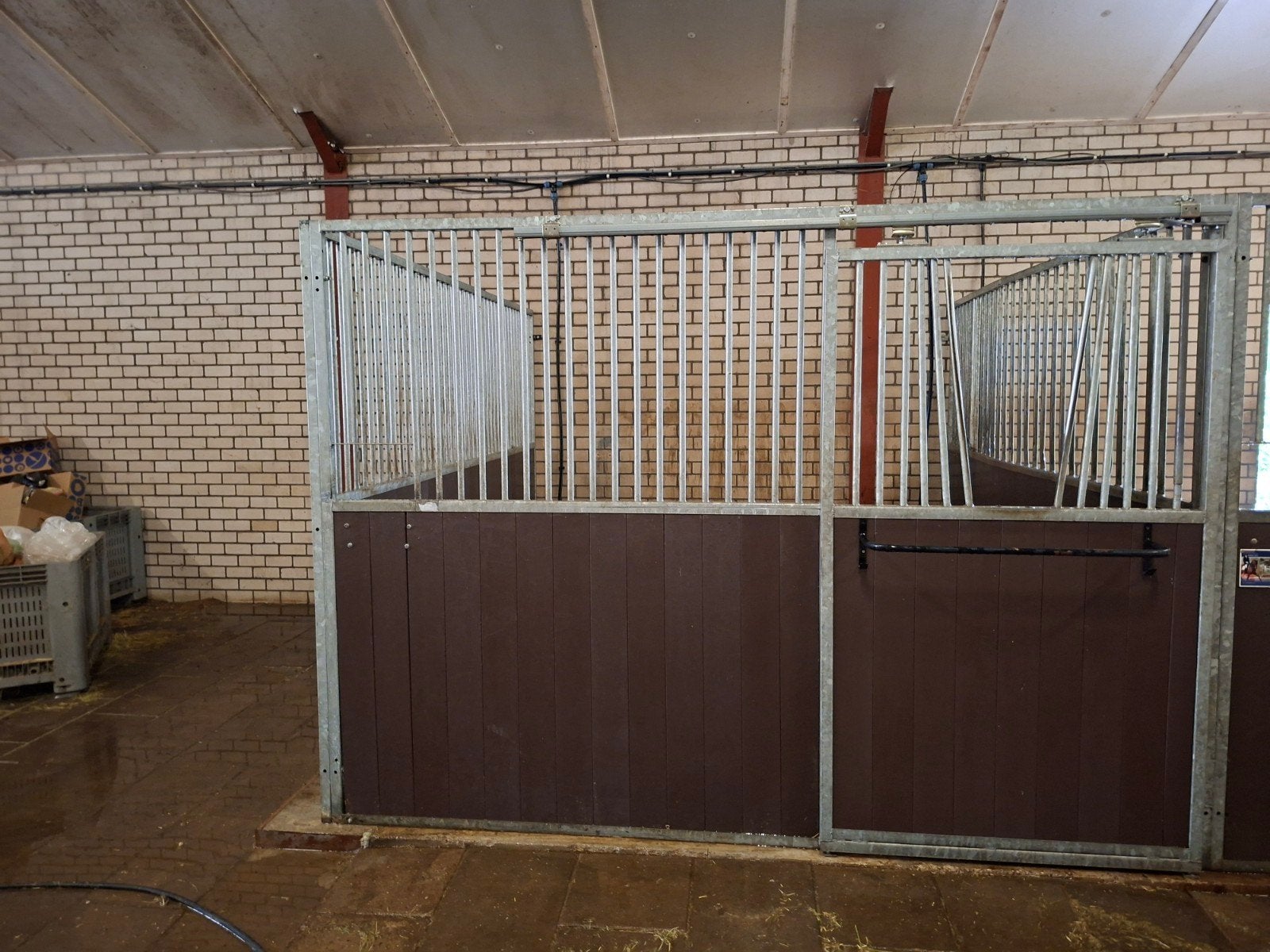 paardenstal - voorwand en zijwand