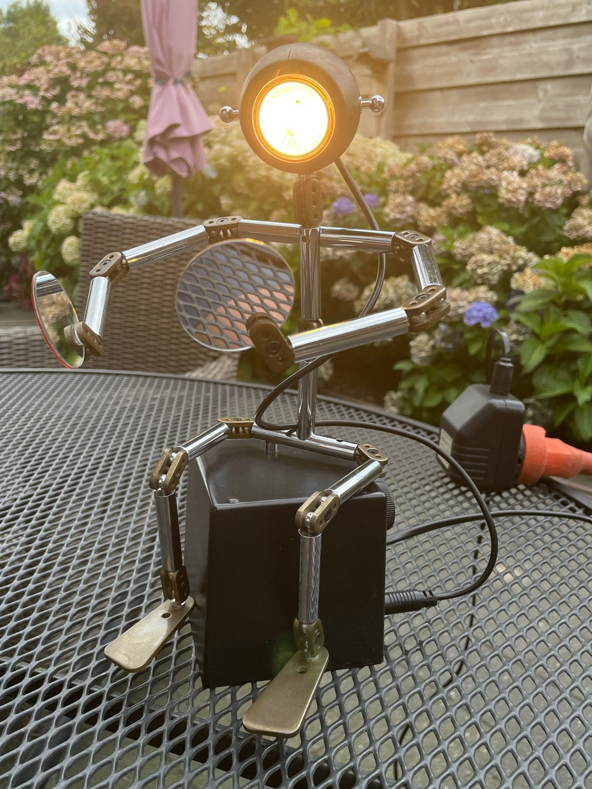 Osqar's broertje "het levende licht" - Unieke tafellamp, Figuurlamp, Verstelbaar, Overige merken, Overige fittingen