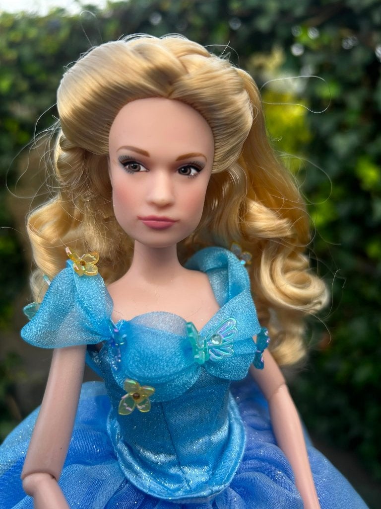 Disney Cinderella Assepoester Live action Disneystore pop, Ophalen of Verzenden, Assepoester of Belle, Zo goed als nieuw, Beeldje of Figuurtje