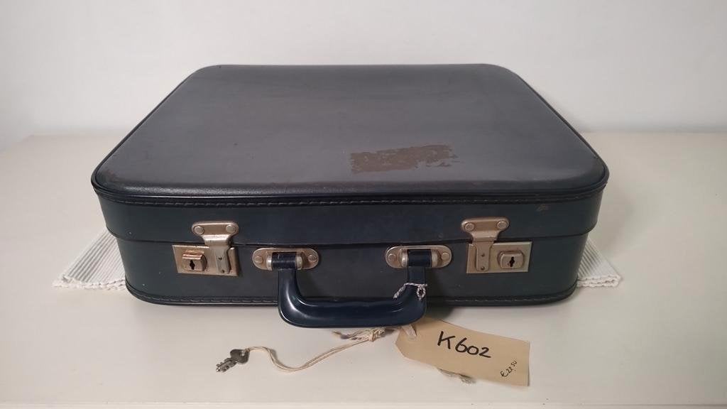 K602 VINTAGE stewardess koffer donker blauw in goede staat, Gebruikt, Hard kunststof, Onbekend, Minder dan 50 cm