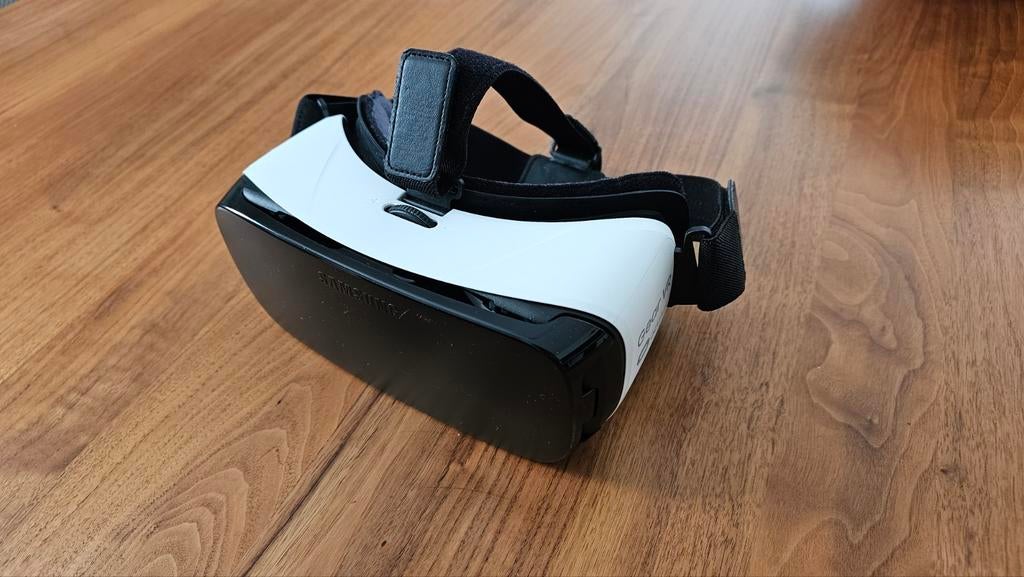Samsung Gear VR Oculus - Zo goed als nieuw, Ophalen of Verzenden, Zo goed als nieuw, VR-bril, Telefoon