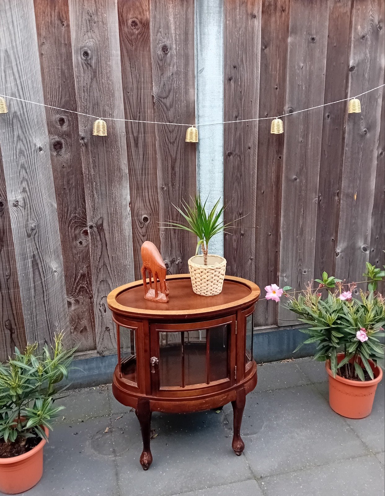 Antieke houten theekastje vitrinekastje, Ophalen, 50 tot 100 cm, Minder dan 100 cm, 25 tot 50 cm