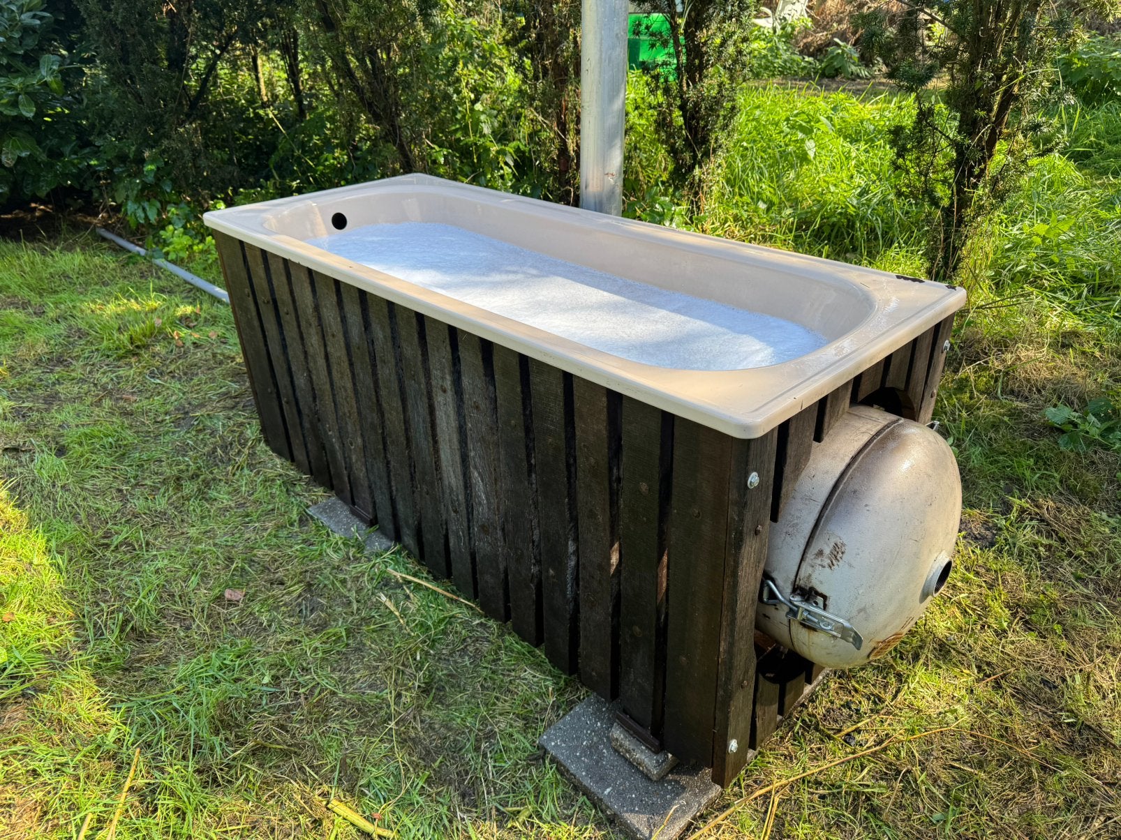 Offgrid hottub/ijsbad/buitenbad houtgestookt, Ophalen, Zo goed als nieuw, Afdekzeil, Vast