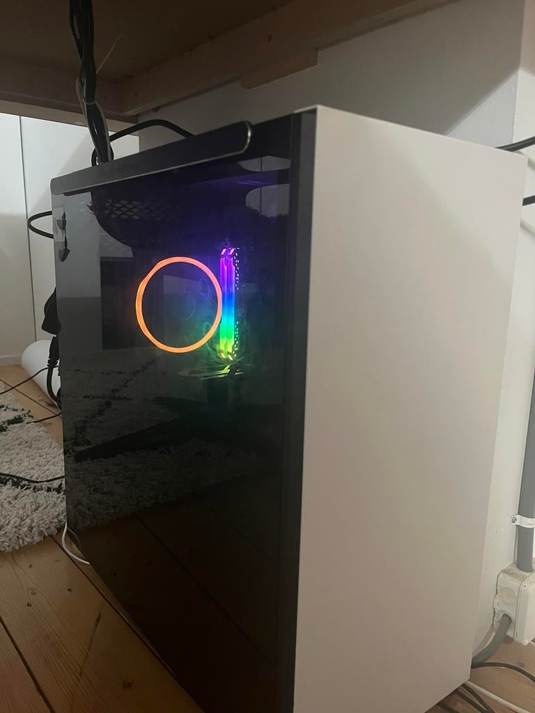 Gaming pc (+ monitor enof toetsenbord met extra bijbetaling), Ophalen, 32 GB, Zo goed als nieuw, Gaming