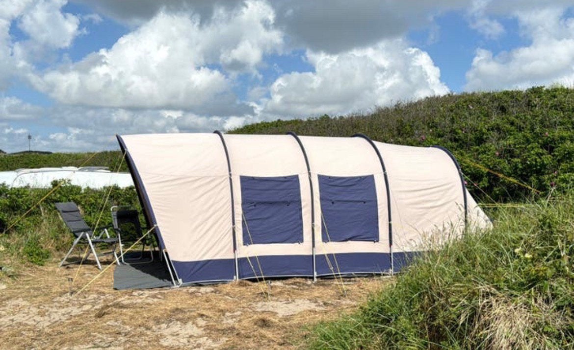 Nette Vrijbuiter tent met 2 slaapcabines, Caravans en Kamperen, Ophalen, Zo goed als nieuw, Tot en met 4