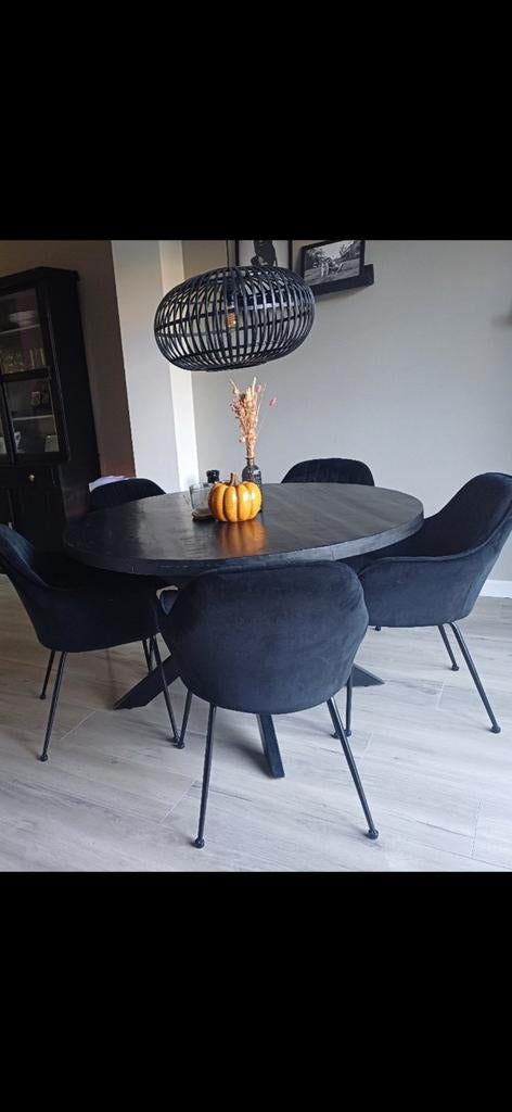 Mooie ronde eettafel met 5 zwarte stoelen, Rond, Ophalen of Verzenden, Zo goed als nieuw, Vier personen