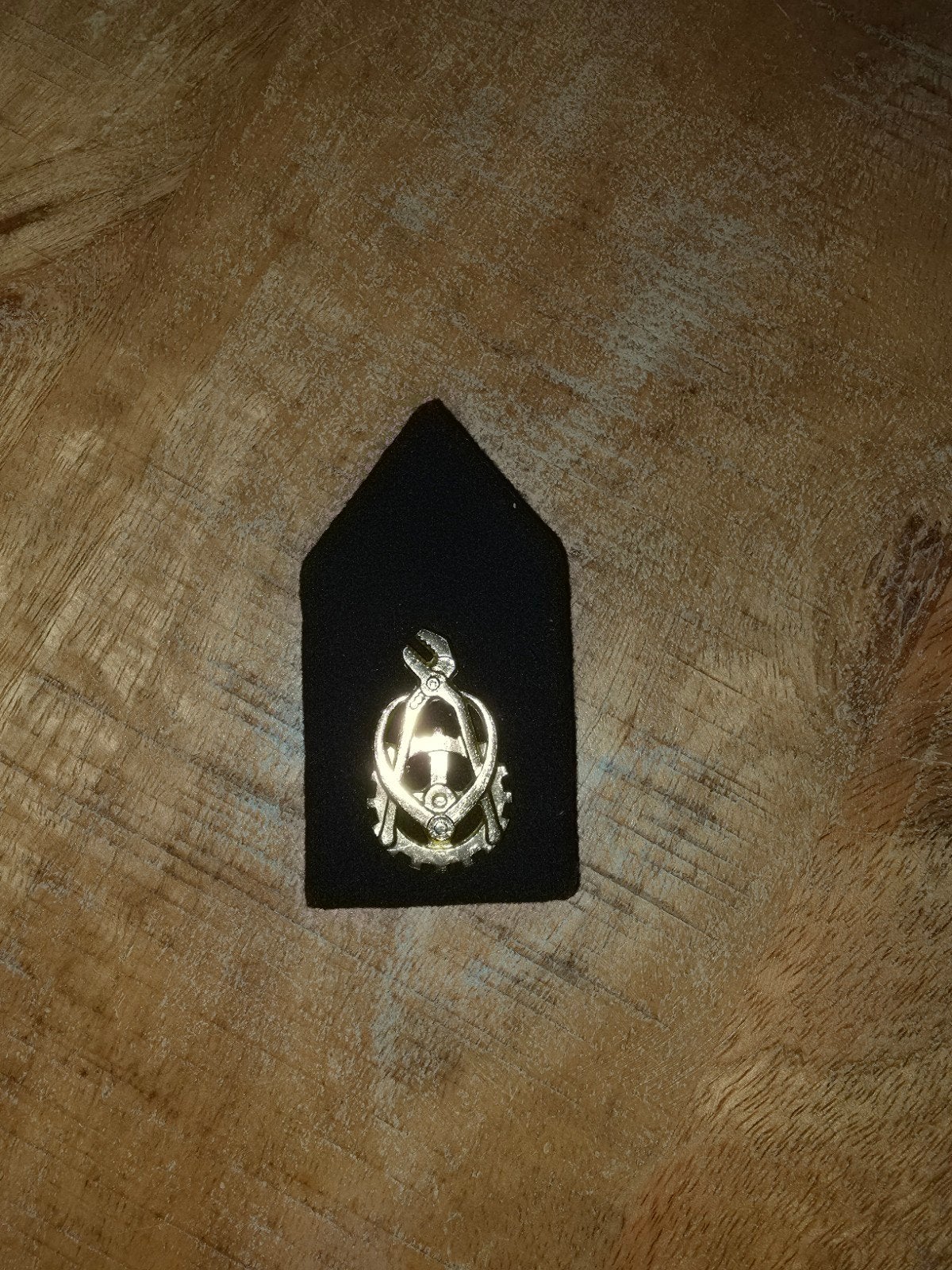 Originele Kraagspiegel Regiment Technische Troepen KL, Ophalen of Verzenden, Landmacht, Nederland, Embleem of Badge