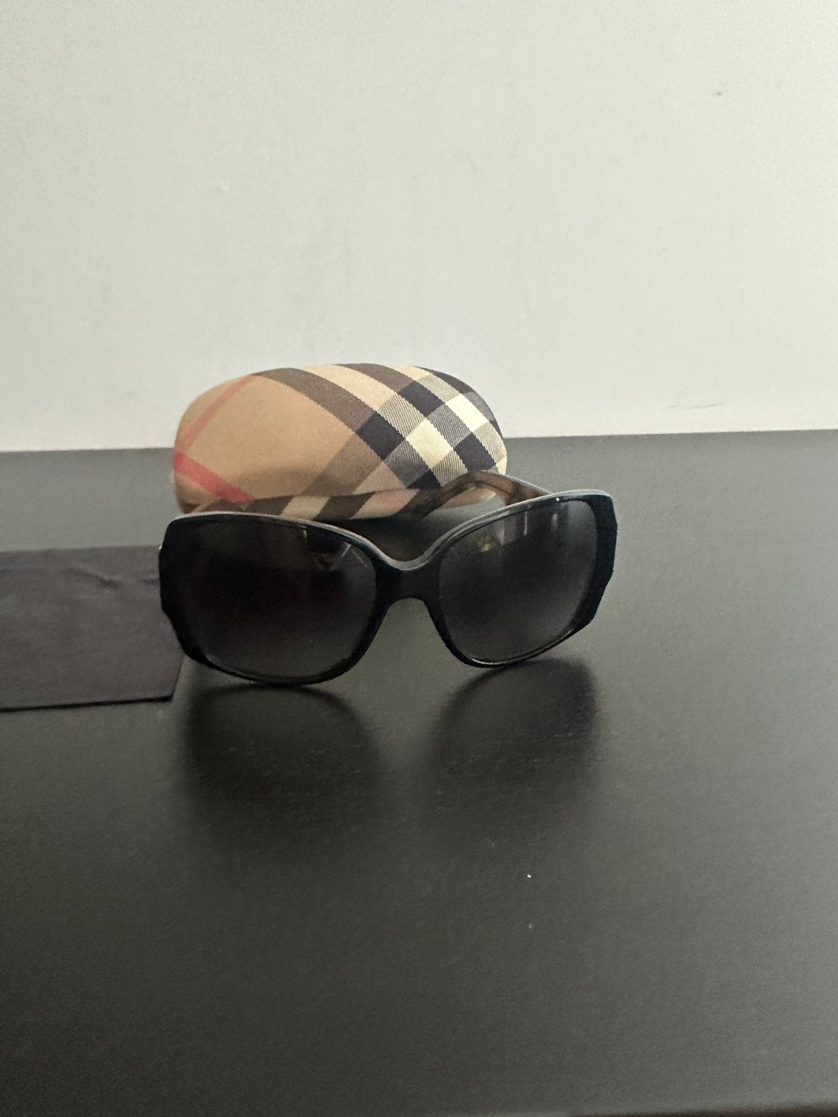Originele zonnebril Burberry, Ophalen of Verzenden, Zo goed als nieuw, Zwart, Overige merken