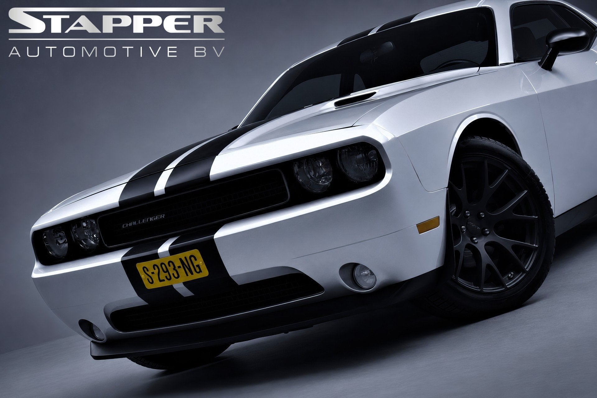 Dodge Challenger 3.6 V6 305pk Automaat Carplay/Camera/Kleppe, Auto's, Dodge, Euro 5, Stof, Gebruikt, Zwart