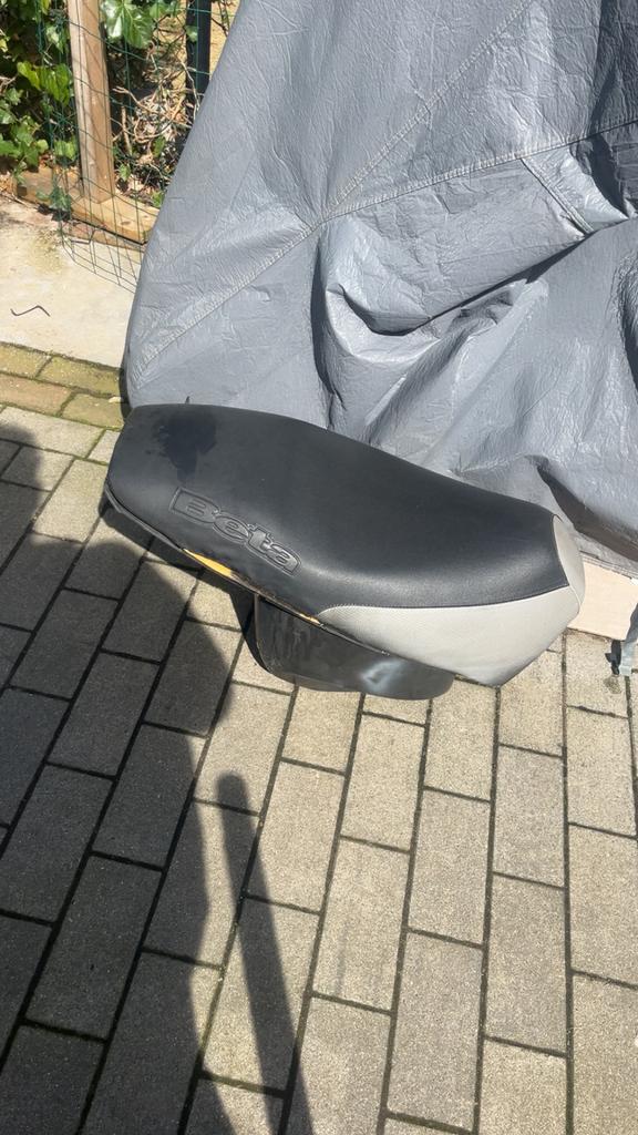 Zadel met buddybak beta ark, Fietsen en Brommers, Brommeronderdelen | Scooters, Ophalen, Zo goed als nieuw, Zadel, Beta