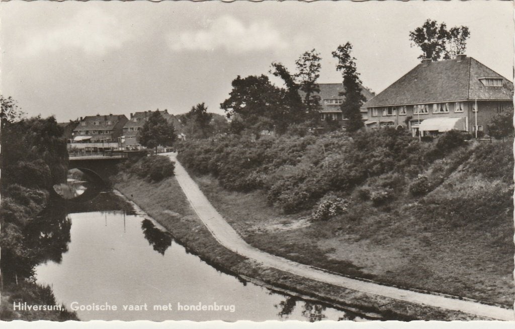 HILVERSUM Gooische Vaart met Hondenbrug, Verzenden, 1940 tot 1960, Gelopen, Noord-Holland