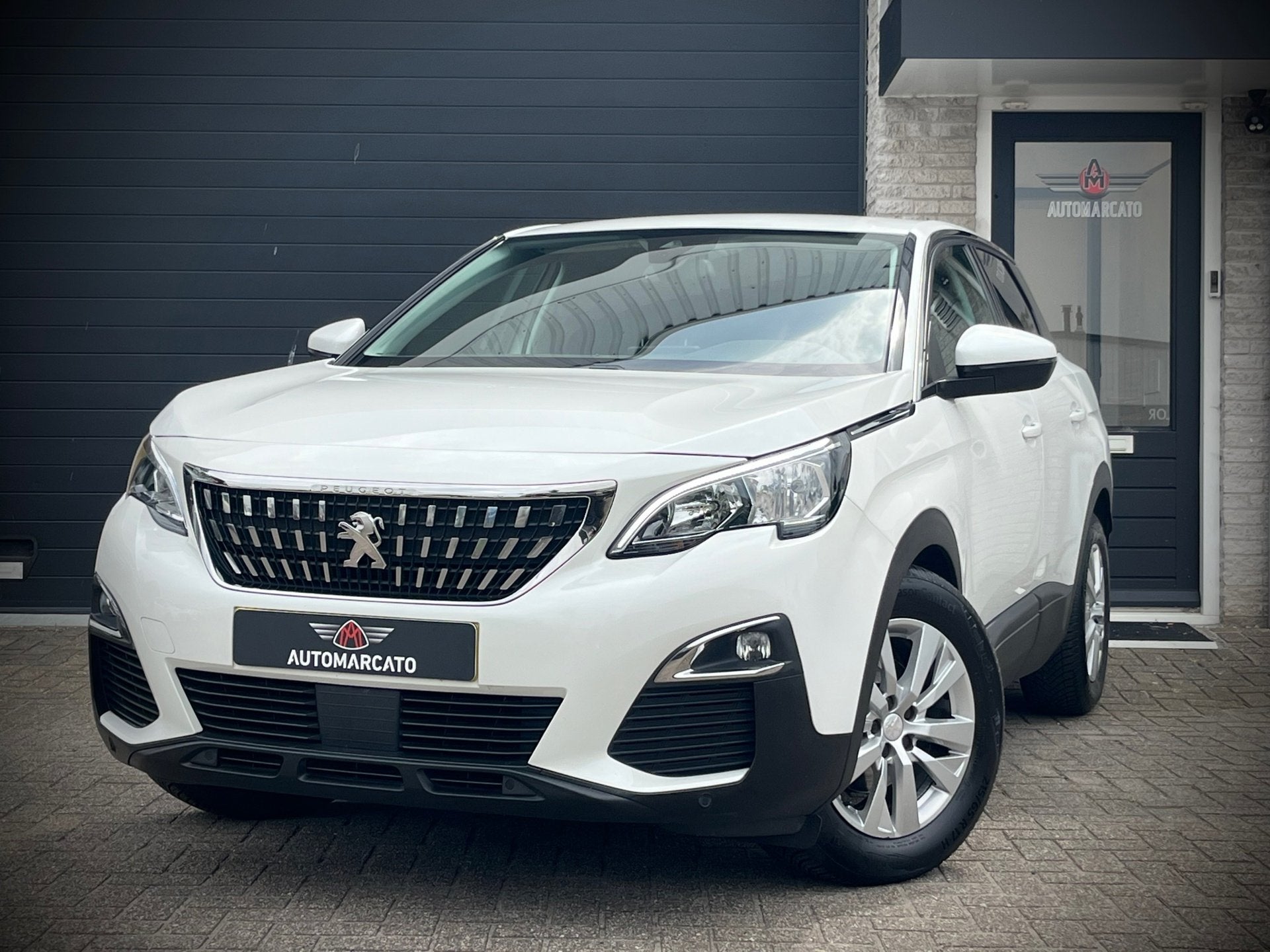 Peugeot 3008 1.2 PureTech Blue Lease Executive | Distributie, Voorwielaandrijving, Stof, Gebruikt, 1199 cc