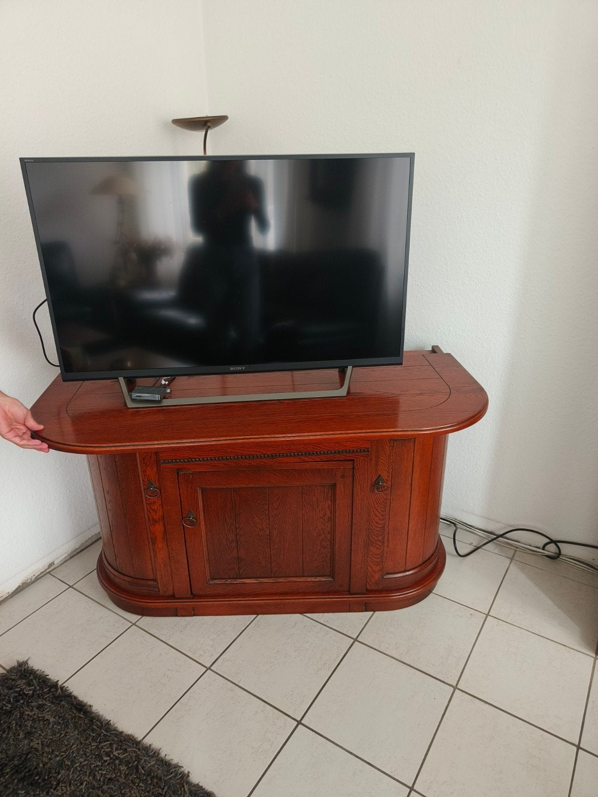 Donker Eiken Patine Televisie Meubel - Uitschuifbaar, Ophalen, Gebruikt, 100 tot 150 cm, Eikenhout