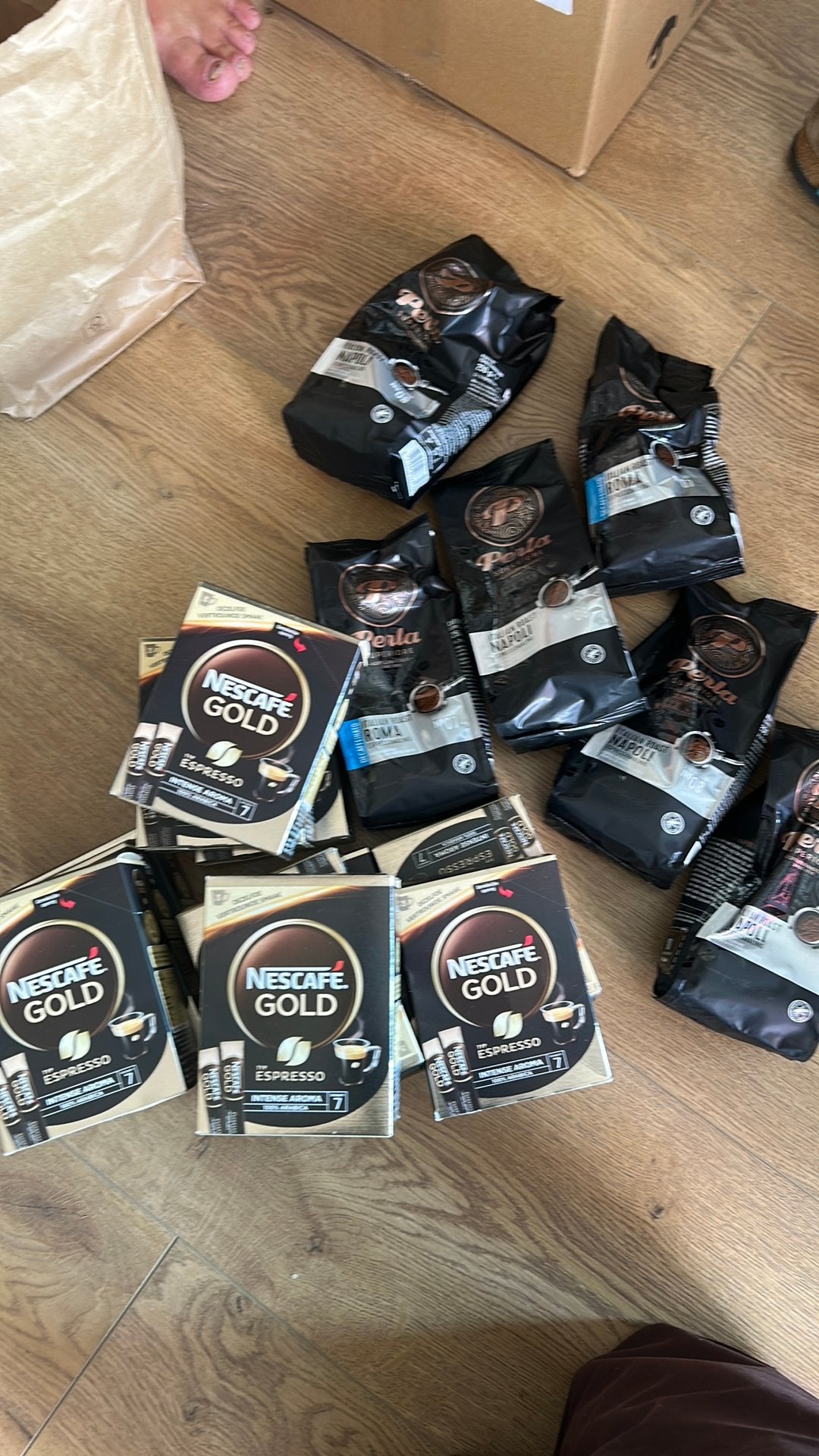 Nescafe en perla koffie, Ophalen