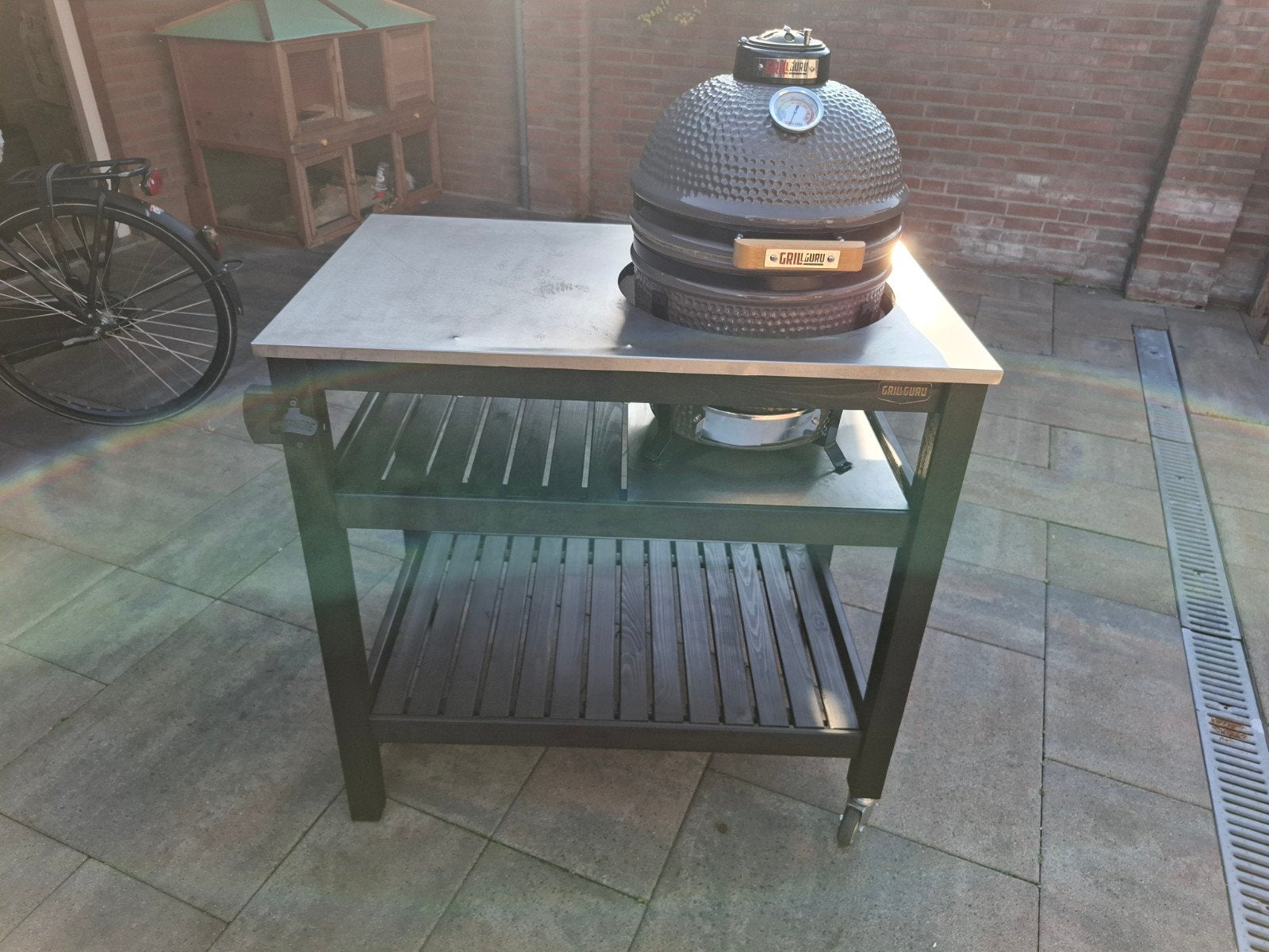 Grill Guru Compact Kamado met Tafel - Zo goed als nieuw, Tuin en Terras, Ophalen, Zo goed als nieuw, Grill Guru, Met accessoires