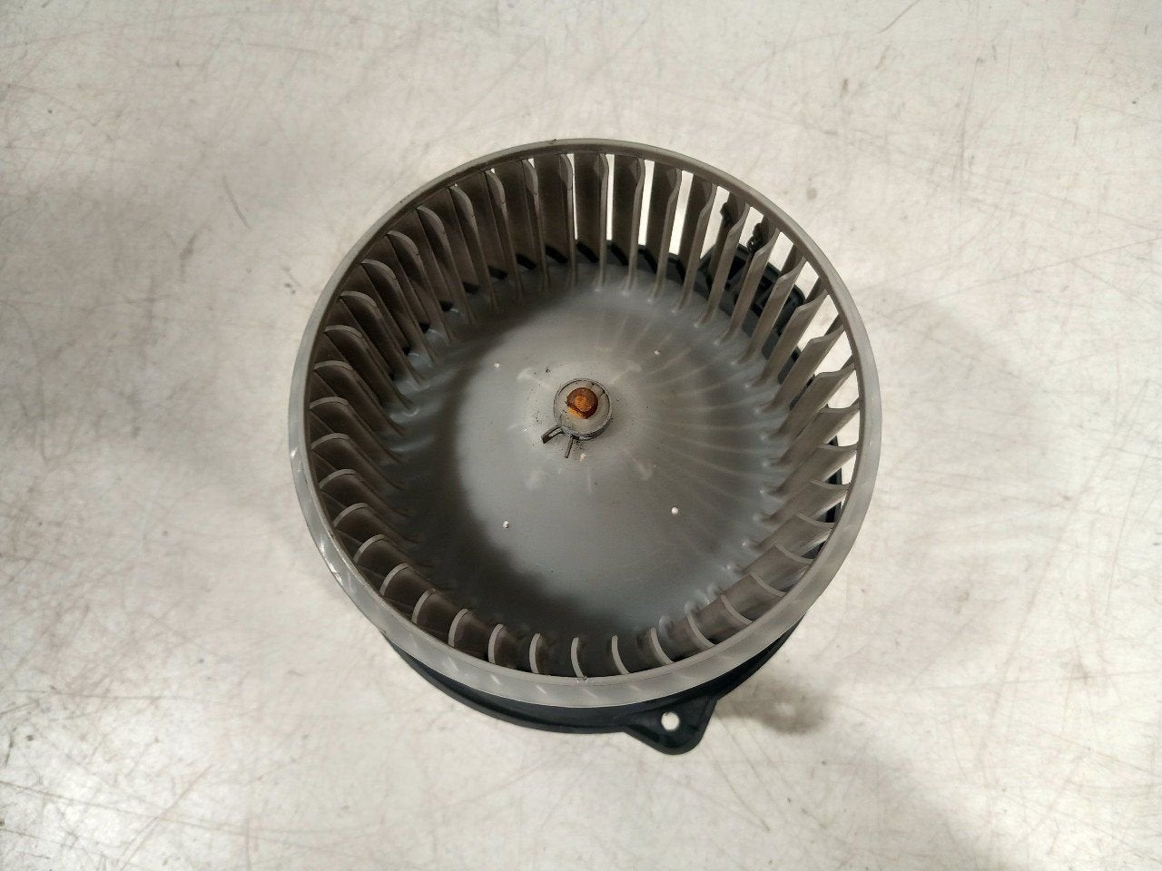 Kachel ventilator motor Land Rover Discovery, Onderdelen@venauto.nl, Van der Ven Autorecycling B.V., Ettenseweg 76, 4706 PB Roosendaal, The Netherlands