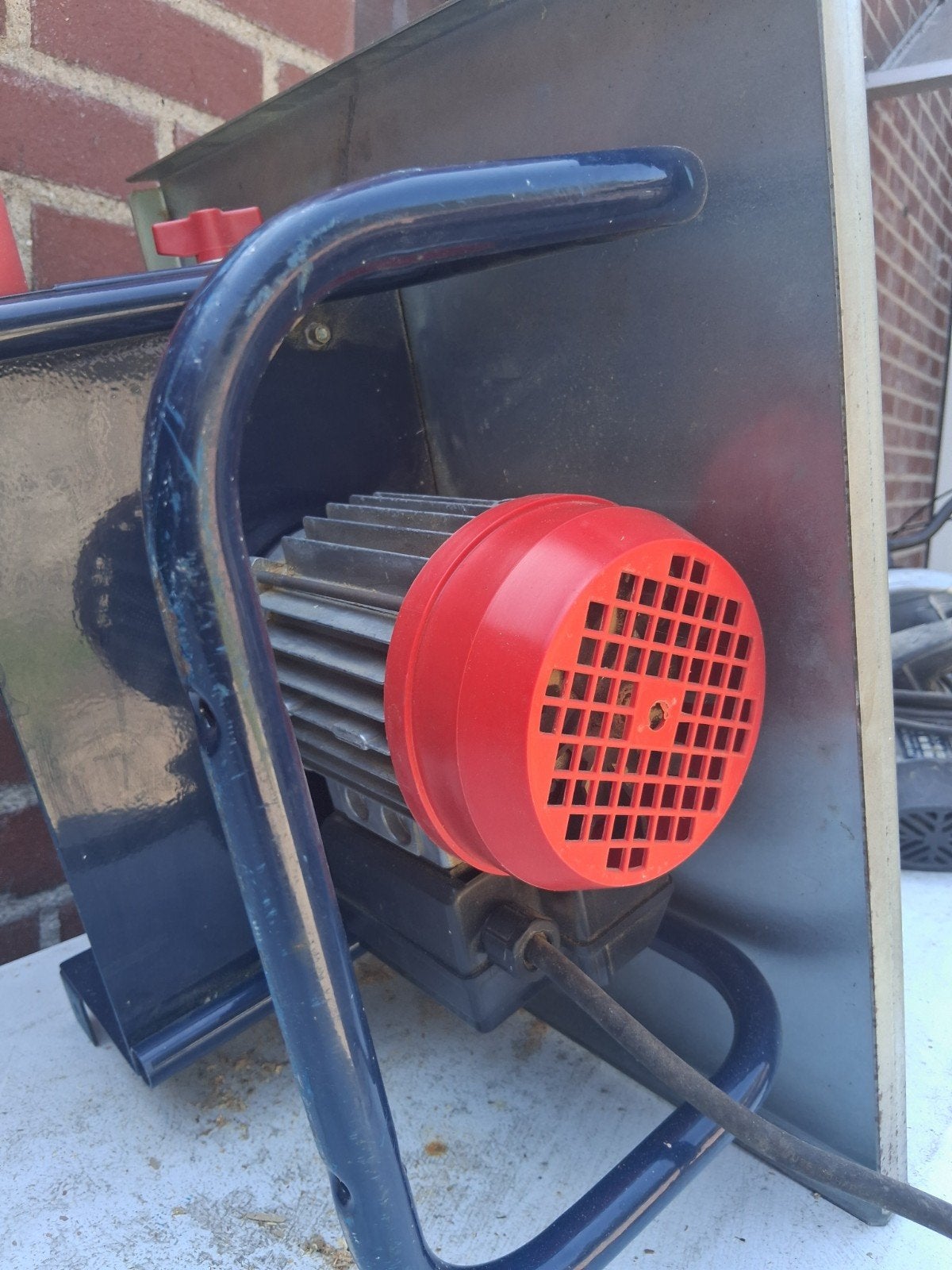 Ferm ZBV-220 Cirkelzaag - 700W, 220mm zaagblad, Doe-het-zelf en Verbouw, Gereedschap | Zaagmachines, Gebruikt, Cirkelzaag, 70 mm of meer
