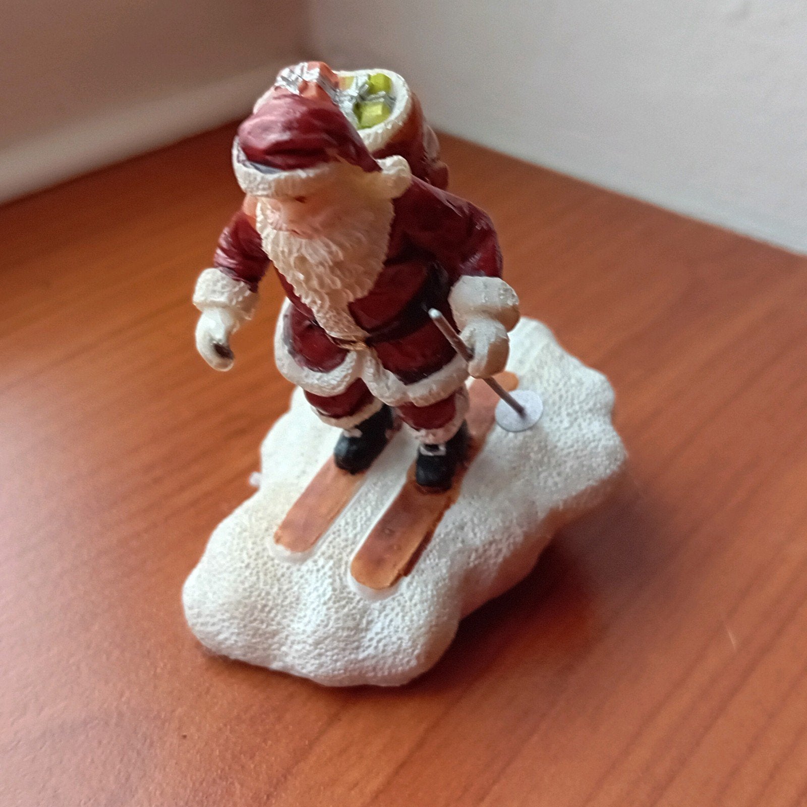 Luville skiing santa, Luville figuur Kerstdorp, Ophalen of Verzenden