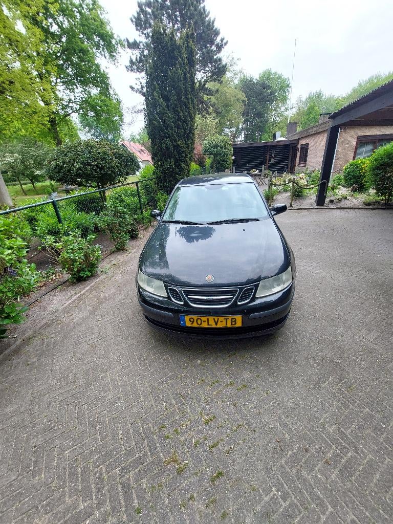 Saab 9-3 1.8 T Sport Sedan 2003 Zwart, 1998 cc, Beige, 4 cilinders, Zwart