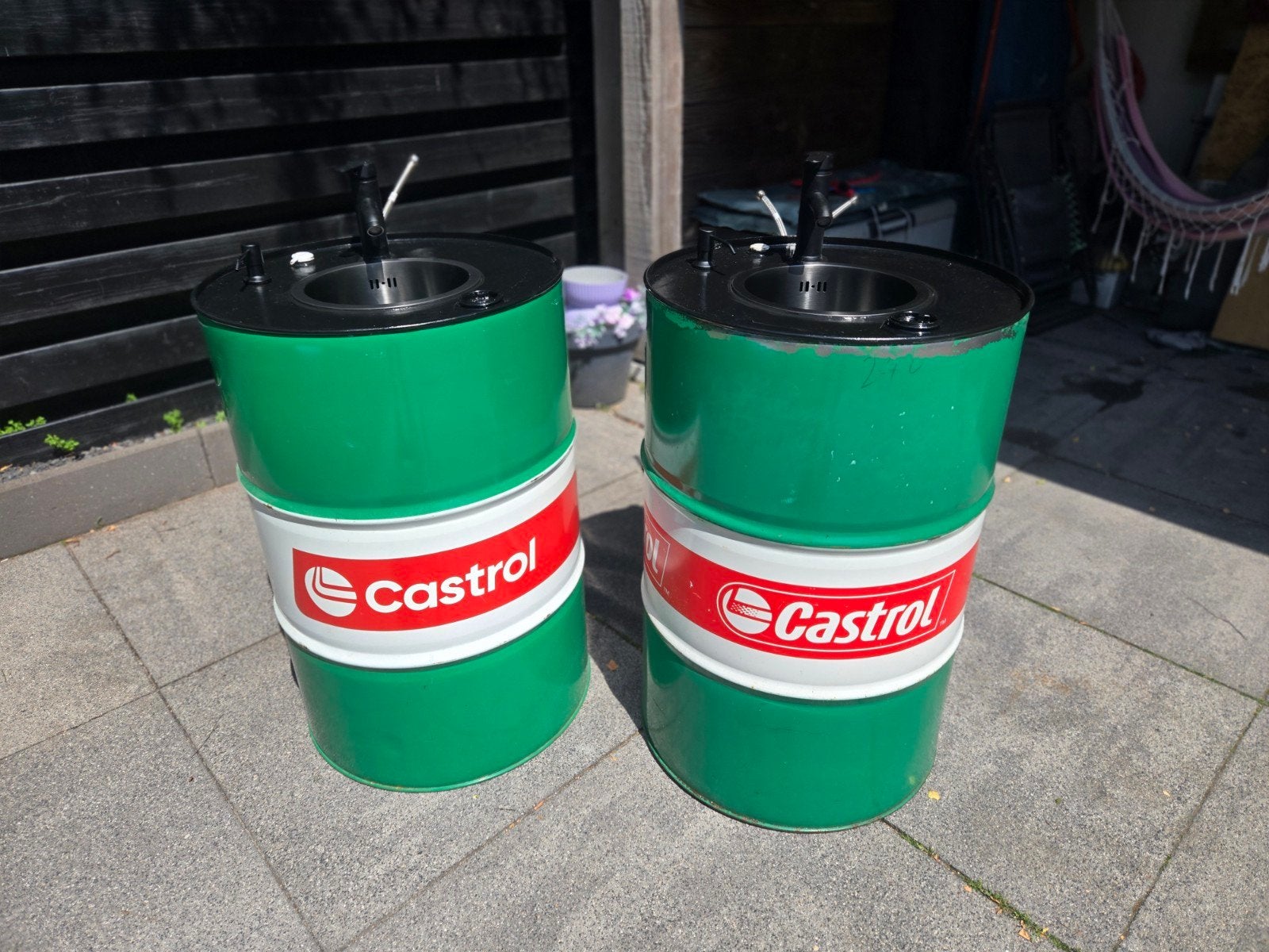 Unieke Castrol Olievat Wastafels, Doe-het-zelf en Verbouw, Overige Doe-het-zelf en Verbouw, Ophalen, Gebruikt