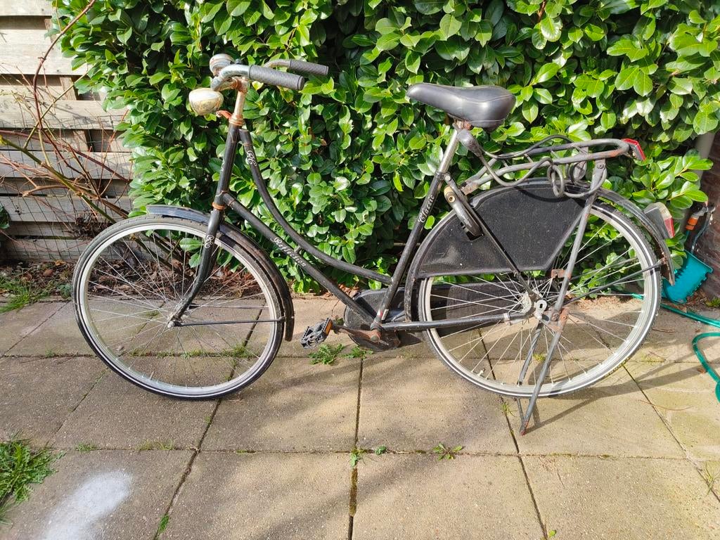 Oma fiets zwart, Fietsen en Brommers, Fietsen | Dames | Omafietsen, 53 tot 56 cm, Ophalen, Gebruikt, Terugtraprem