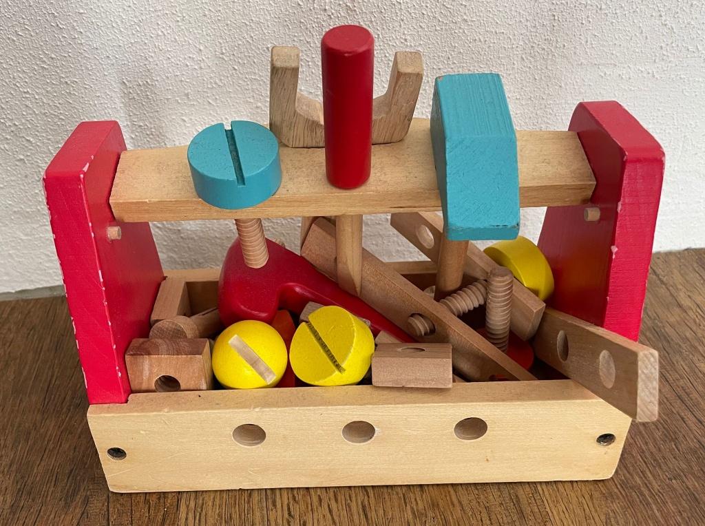 Houten speelgoed gereedschapskist, Kinderen en Baby's, Speelgoed | Houten speelgoed, Ophalen, Zo goed als nieuw, Overige typen