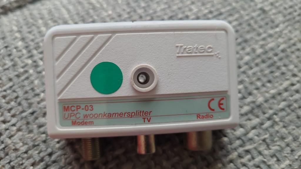 Woonkamersplitter UPC modem tv radio MCP-03 Tratec, Ophalen of Verzenden