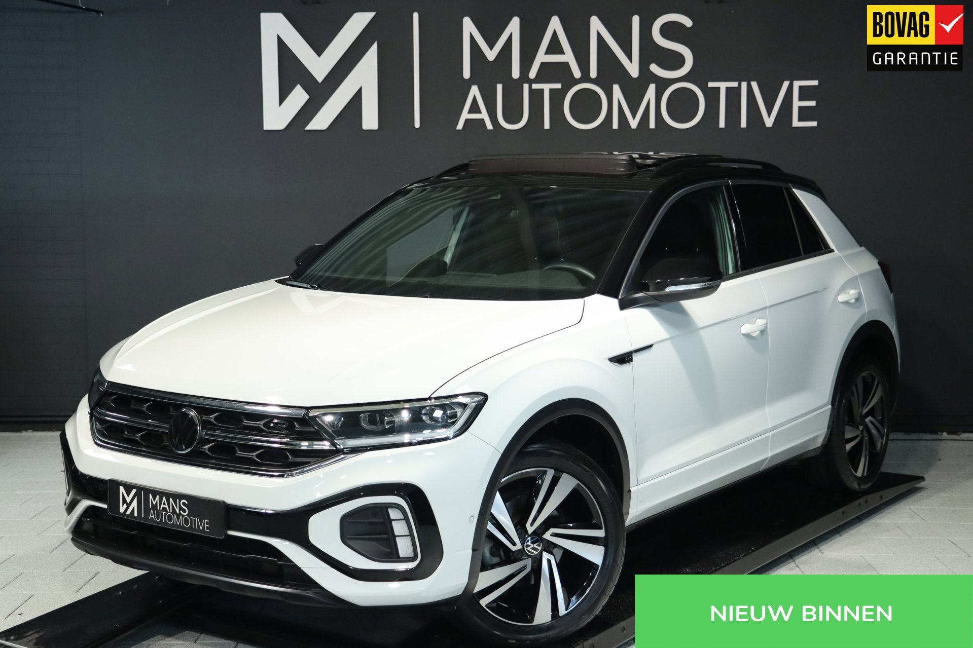 Volkswagen T-Roc 1.5 TSI 3x R-Line / PANO / ACC / VIRTUAL /, 1258 kg, Zwart, 4 cilinders, 150 pk