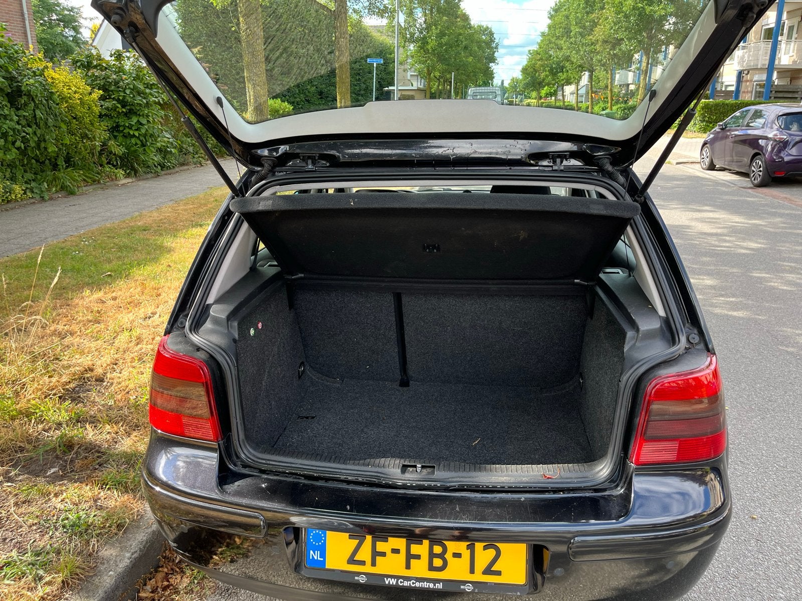 Foto 13 van Volkswagen Golf 2.3 V5 110KW AUT 1999 Zwart