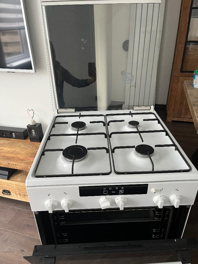 Siemens gasfornuis, Witgoed en Apparatuur, Fornuizen, Ophalen, Gebruikt, 4 kookzones, Gas