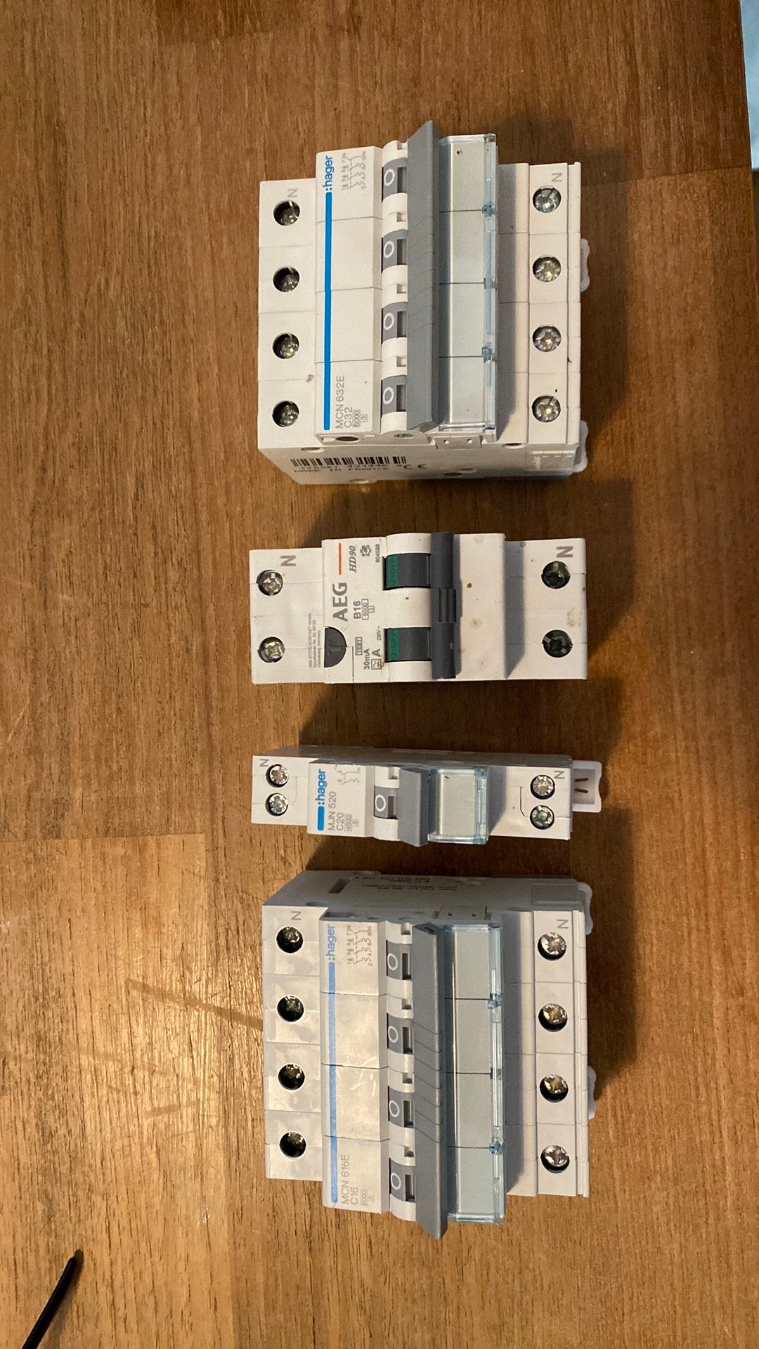 Diverse nieuwe automaten, B16, C20, C32, etc., Doe-het-zelf en Verbouw, Elektra en Kabels, Ophalen of Verzenden, Nieuw, Overige typen