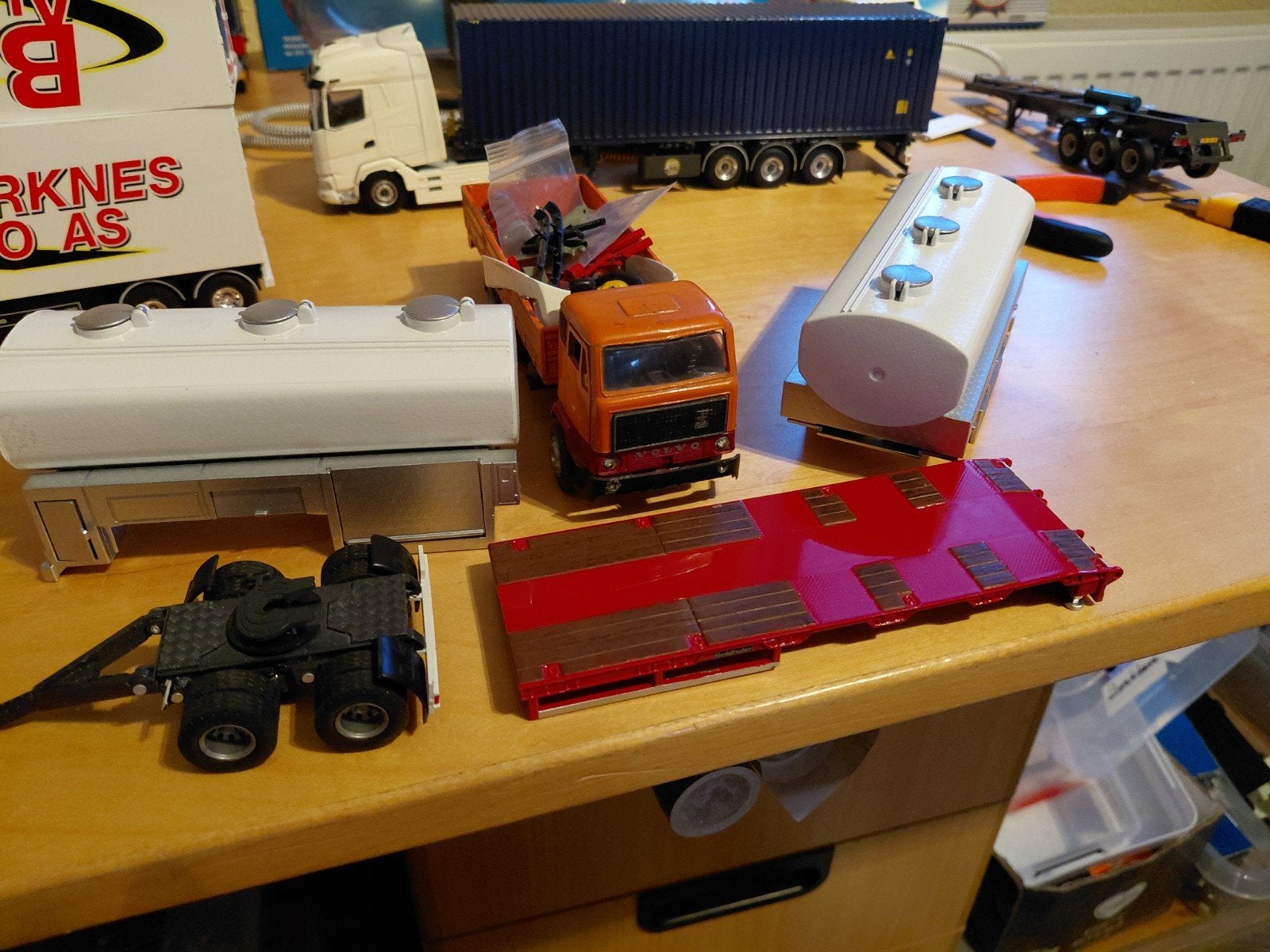 tekno van alles kavel, Hobby en Vrije tijd, Modelauto's | 1:50, Ophalen of Verzenden, Zo goed als nieuw, Bus of Vrachtwagen, Tekno