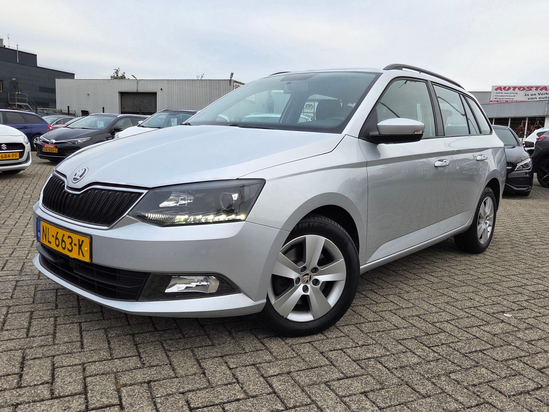 Skoda Fabia Combi 1.2 TSI Ambition Business/ VOL OPTIES, Auto's, Dealer onderhouden, Gebruikt, 49 €/maand, Origineel Nederlands