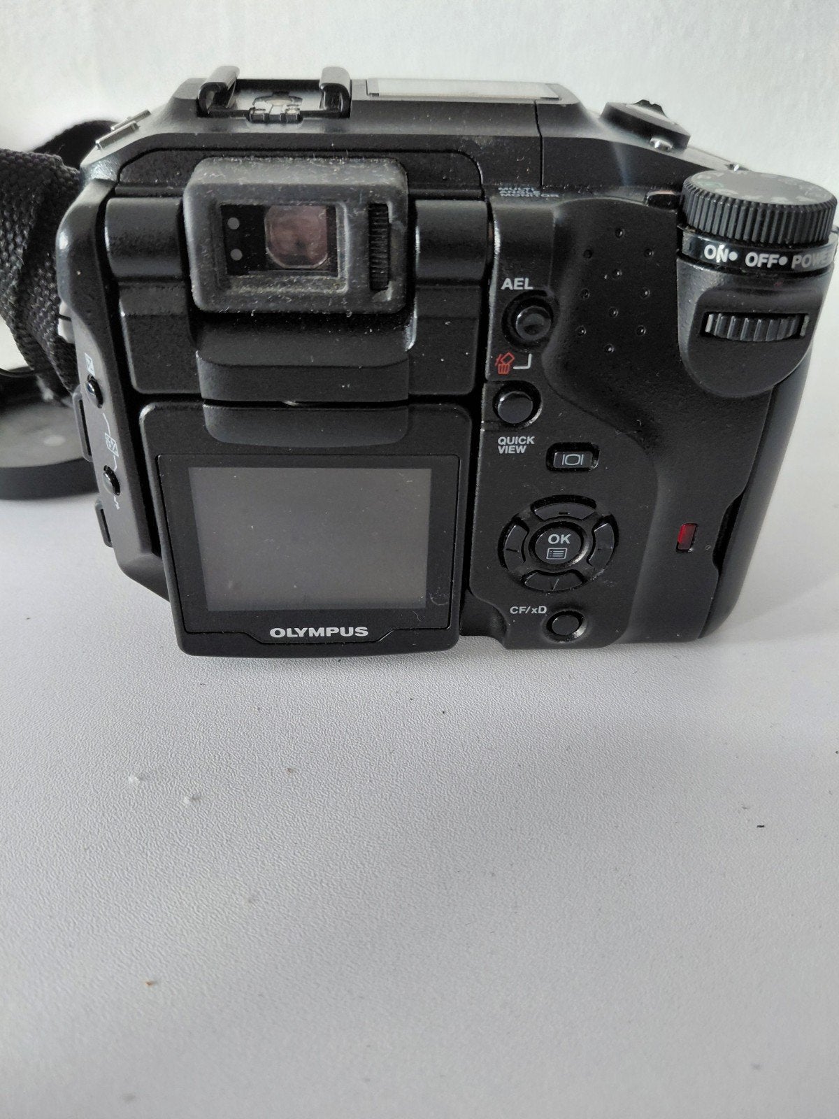 Olympus C-5060 Wide Zoom digitale camera (defect?), Ophalen, Olympus, Compactcamera, Accu
