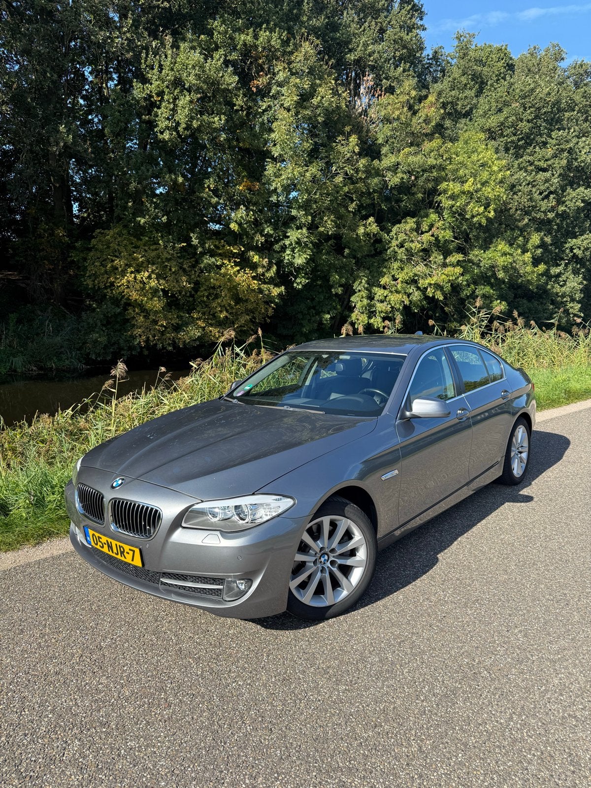 BMW 5-Serie 3.0 I 523 AUT 2010 Grijs, Auto's, Achterwielaandrijving, 2000 kg, 2996 cc, Origineel Nederlands