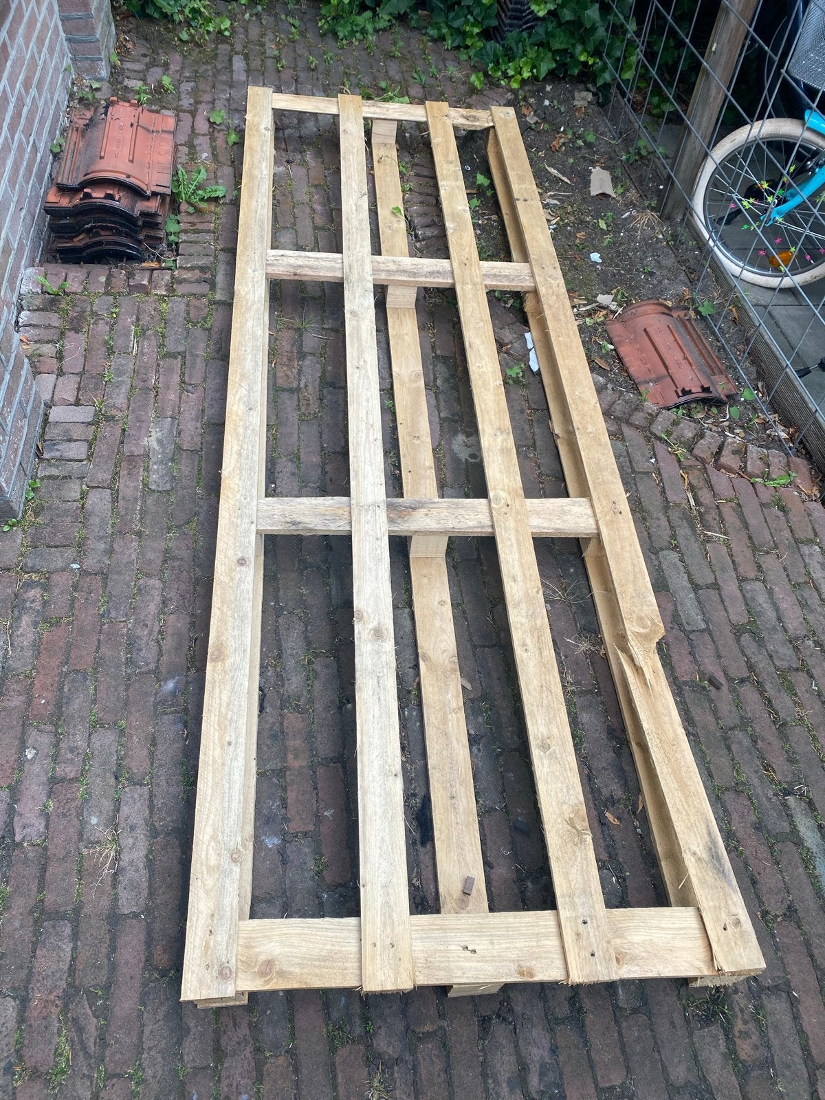 Gratis op te halen: Houten pallet/frame, Doe-het-zelf en Verbouw, Hout en Planken, Ophalen, Gebruikt, 25 tot 50 mm, 200 tot 250 cm