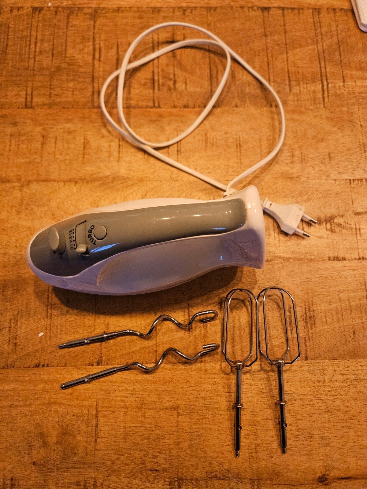 Handmixer Evora YW-0120A - 200W met kloppers en deeghaken, Ophalen, Gebruikt, 3 snelheden of meer