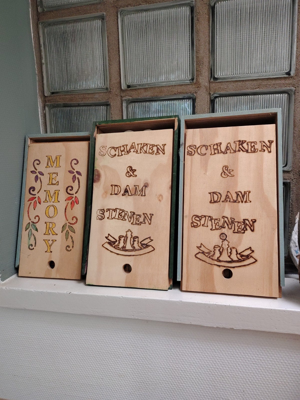 Schaak- en Damstenen Set in Houten Kistje met Spelregels, Ophalen, Een of twee spelers, Onbekend, Zo goed als nieuw