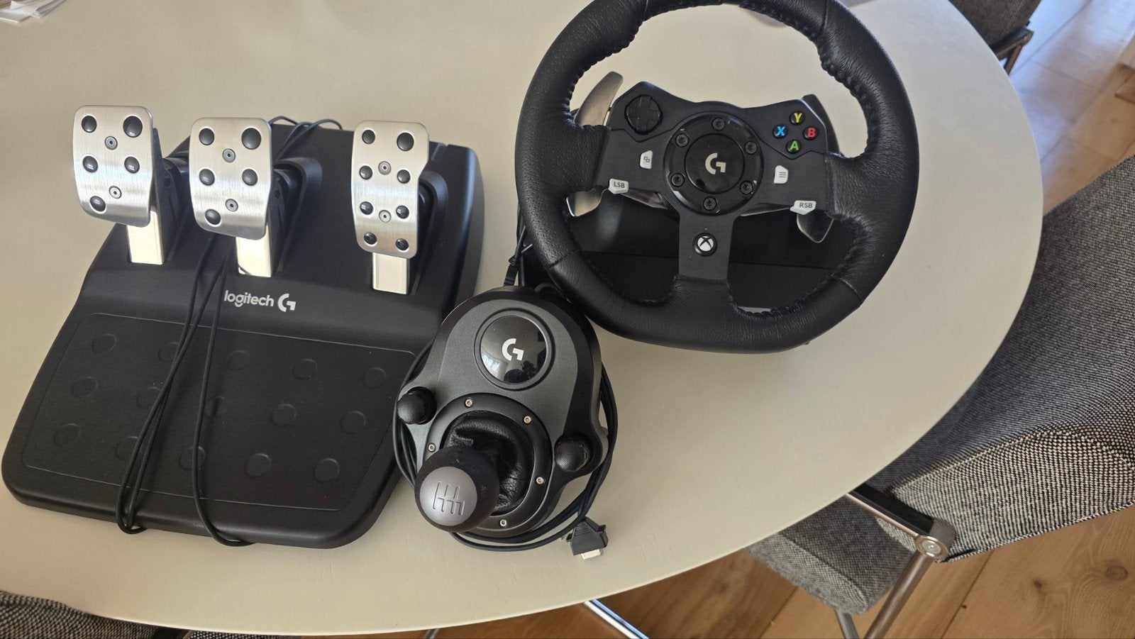 Logitech G920 Driving Force Racestuur + Pedalen + Shifter, Spelcomputers en Games, Spelcomputers | Overige Accessoires, Racestuur