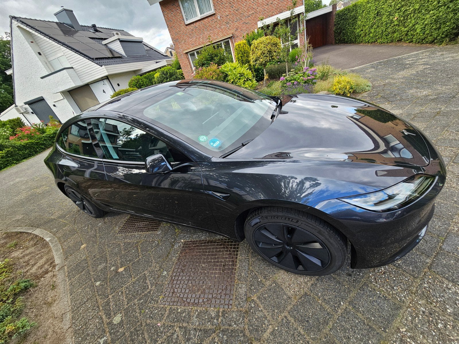 Tesla Model 3 Highland RWD PREMIUM trekh garantie z.g.a.n., Auto's, Automaat, Achterwielaandrijving, Zwart, 1736 kg