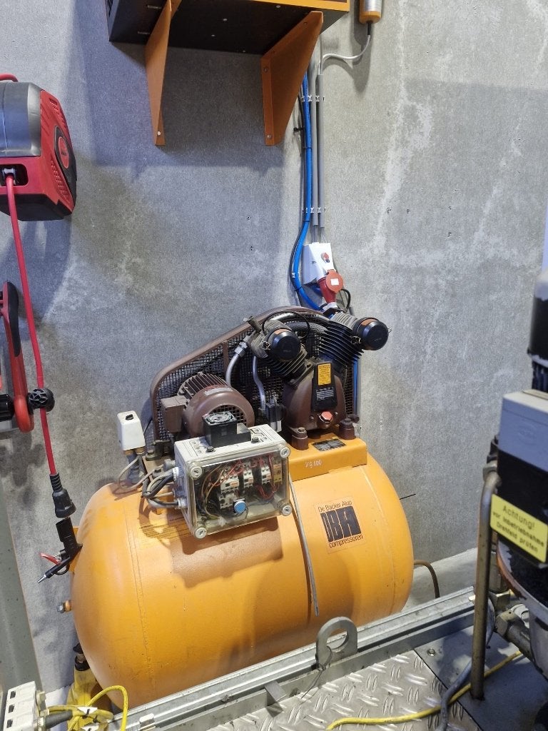 Alup RE 500-250 compressor 250L + droger, Doe-het-zelf en Verbouw, Ophalen, Gebruikt, 400 tot 800 liter/min, 6 tot 10 bar