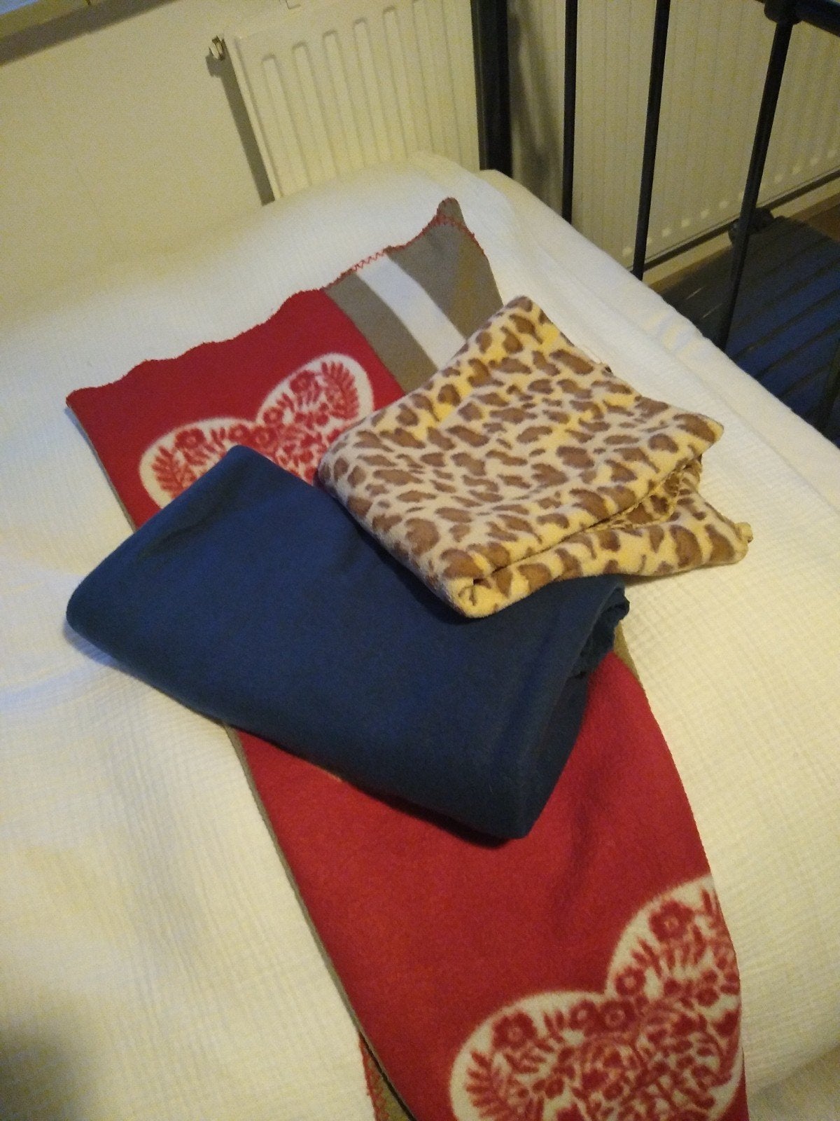 Voor op het terras....3 plaids 3 euro, Huis en Inrichting, Woonaccessoires | Plaids en Woondekens, Ophalen of Verzenden