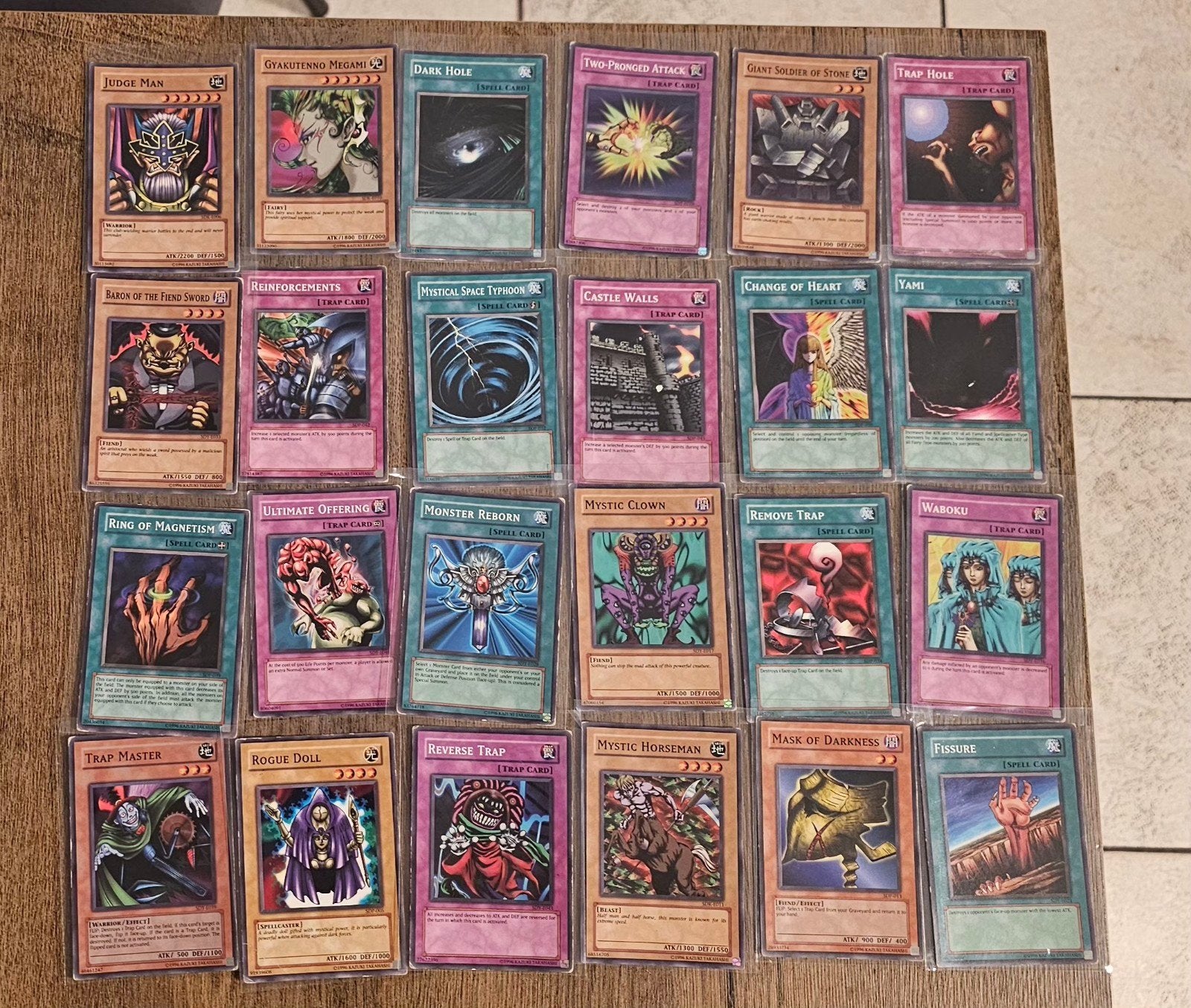 Yu-Gi-Oh! 24 originele starter deck kaarten – Yugi/Kaiba, Ophalen of Verzenden, Gebruikt, Meerdere kaarten