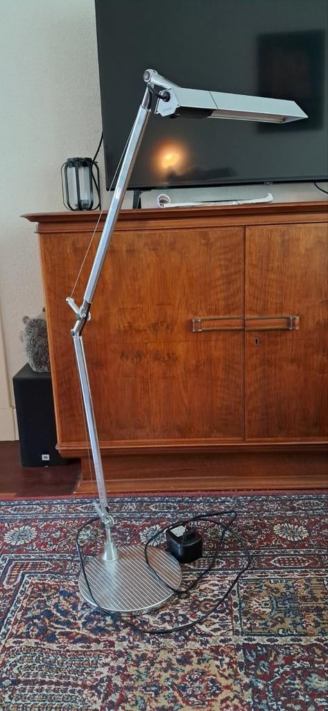 Artemide staande of bureau lamp., Ophalen, Zo goed als nieuw