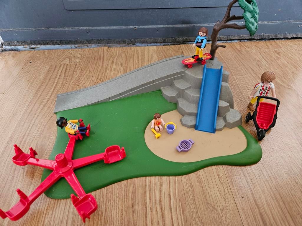 Playmobil Speeltuin met Skateboard en draaimolen, Ophalen of Verzenden, Gebruikt, Jongen of Meisje