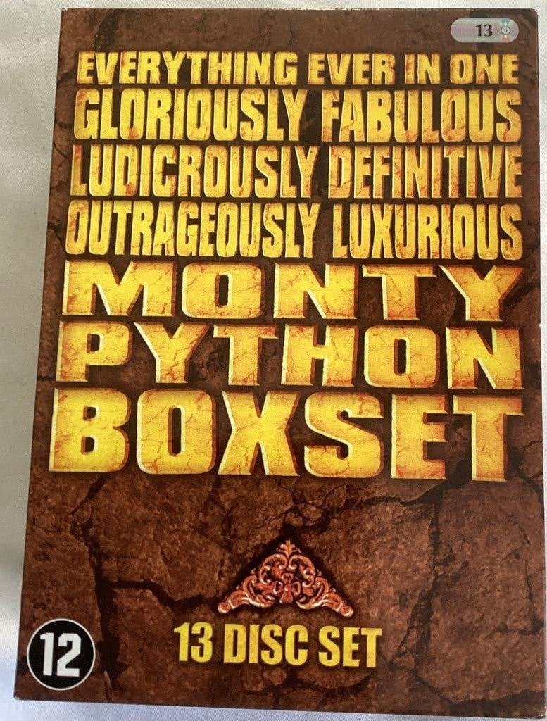 Monthy Python Boxset 13 Disc Set DVD z.g.a.n., Ophalen of Verzenden, Zo goed als nieuw, Britse komedie, Vanaf 12 jaar