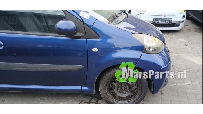 Scherm rechts-voor van een Toyota Aygo, Gebruikt, -, -, Ophalen of Verzenden